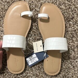 Universal Thread White Croc-Pattern Sandals